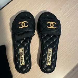 Chanel slides